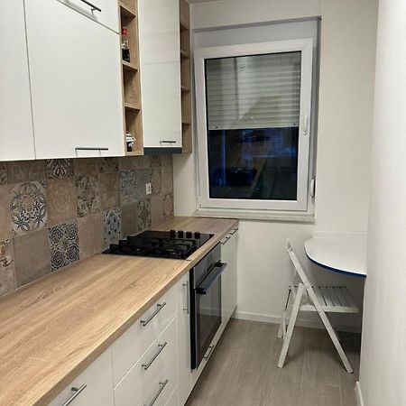 Novoureden Stan U Vitezu Appartement Buitenkant foto