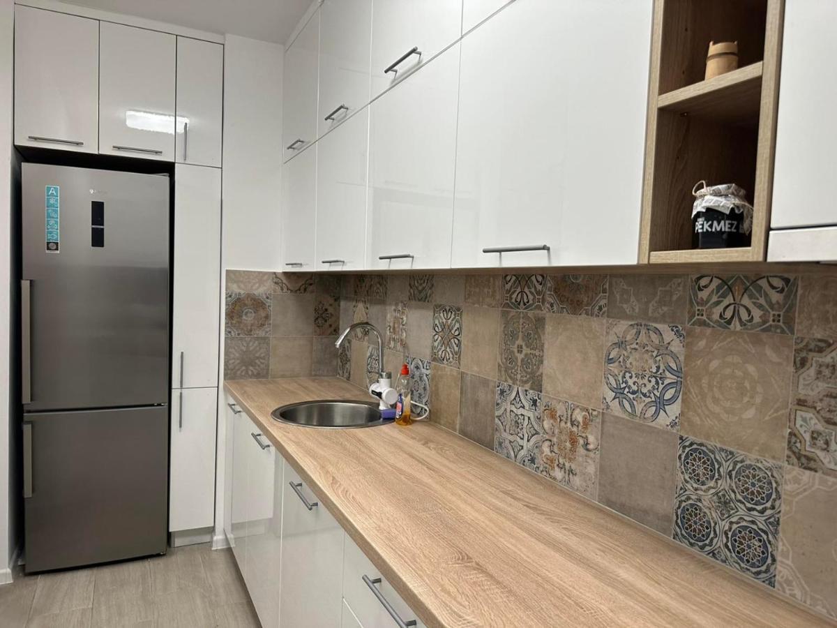 Novoureden Stan U Vitezu Appartement Buitenkant foto