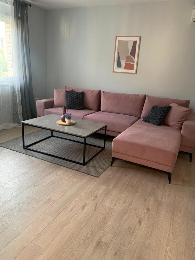 Novoureden Stan U Vitezu Appartement Buitenkant foto