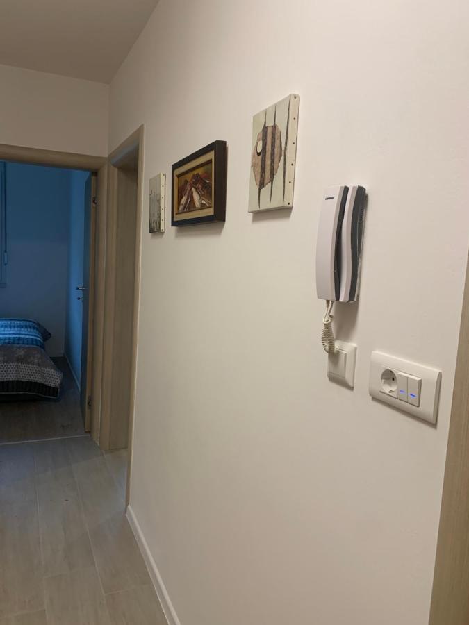 Novoureden Stan U Vitezu Appartement Buitenkant foto